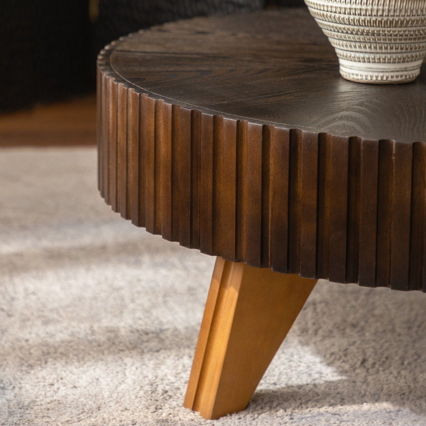 Round Retro Coffee With Solid Wood Legs