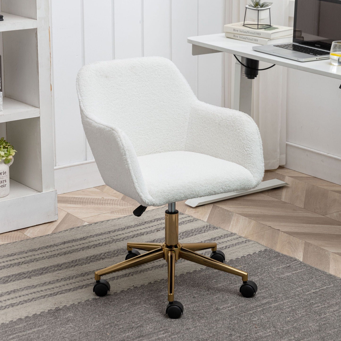 Modern Adjustable Height 360 Revolving Home Office Chair With Metal Legs And Universal Wheel For Indoor