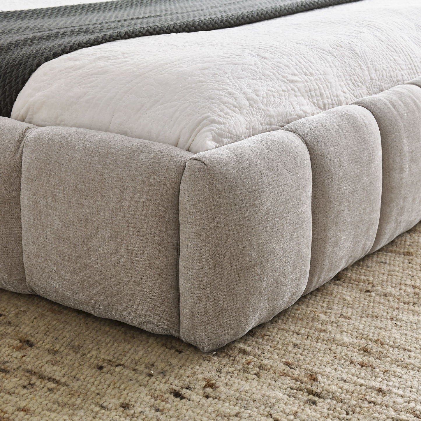 Modern Platform Bed Frame With Thick Fabric