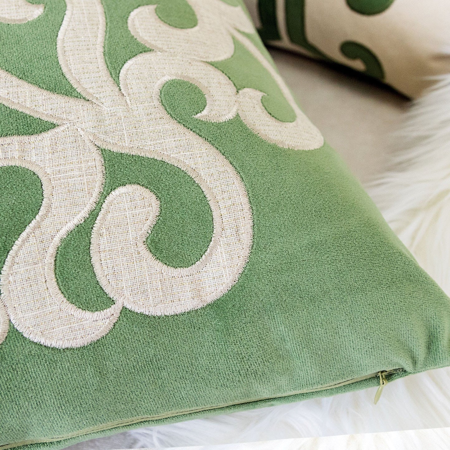 Dora - Vintage Vine Pillow Covers With Hidden Zipper (Set of 2) - Green