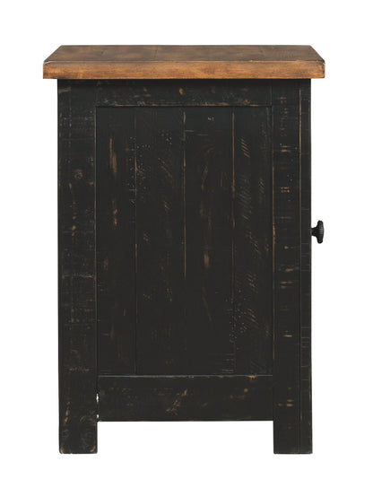 Valebeck - Chair Side End Table - Black / Brown