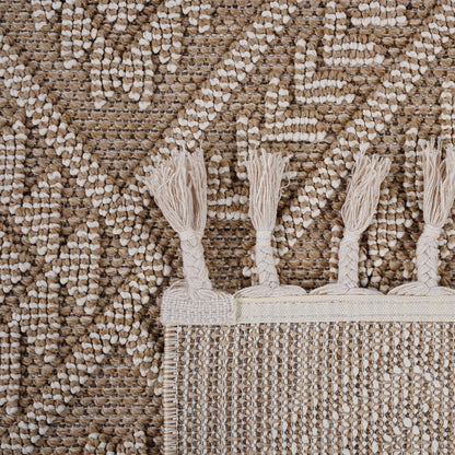 Guros - Trendy Traditional Indoor / Outdoor Rug