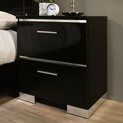 Carlie - 5 Pc Queen Bedroom Set