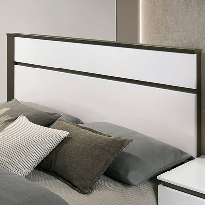 Birsfelden - 4 Pc Queen Bedroom Set